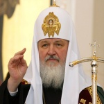 Патриарх Кирил се помоли за руските семейства и се срещна с деца от Донбас