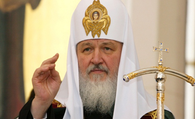 Патриарх Кирил се помоли за руските семейства и се срещна с деца от Донбас