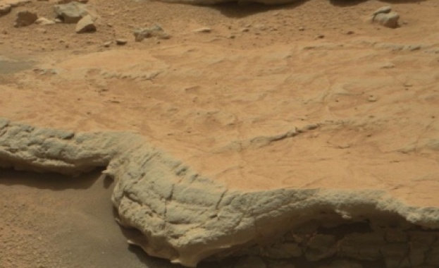 Curiosity  запечата следи от микроорганизми на Марс 