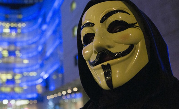 Хакерите от Anonymous обявиха война на тероризма след кървавия атентат в Париж