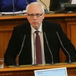 Танев и Лукарски са министерски „калинки", военният министър е природно бедствие