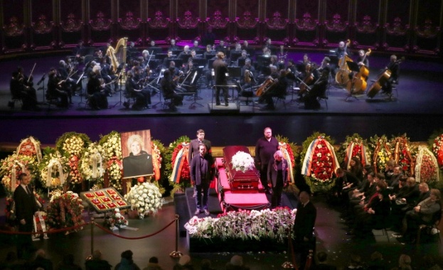 Русия се сбогува с великата оперна певица Елена Образцова