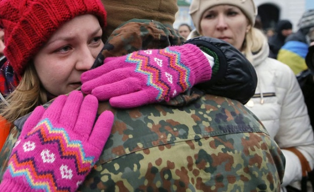 В Украйна раздават „призовки за гробищата“, патриотите значително  намаляват 