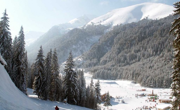 Условията за ски спорт и туризъм в планините са добри