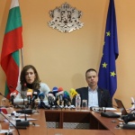 Министър Ангелкова: 61% от българите са готови да пътуват и почиват в страната, но нямат достатъчно информация