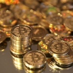 Биткойнът временно мина границата от 45 хил. долара