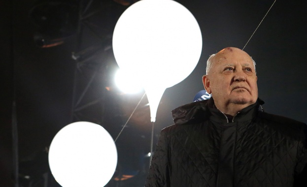 Горбачов: САЩ въвличат Русия в гореща война