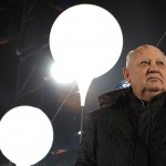 Горбачов: САЩ въвличат Русия в гореща война