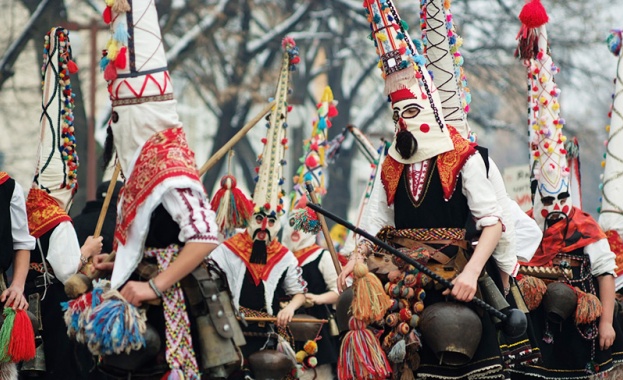 Повече от 5000 кукери откриват фестивала "Сурва" в Перник
