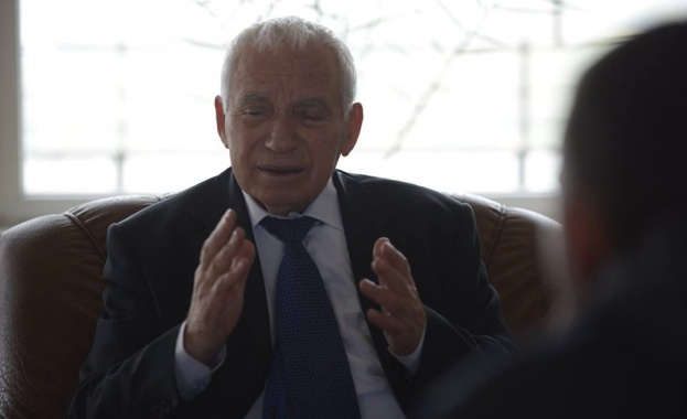 ПРЕХОД (в памет на Желю Желев)