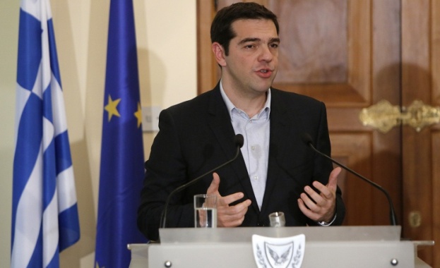 Ципрас обсъди с гръцкия президент новостите по спора за името на Македония