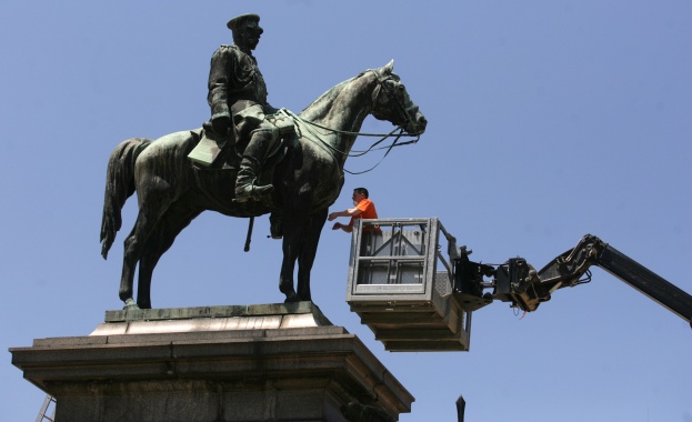 Клишетата на либералния капитализъм не успяха да променят чувствата на българите към Русия