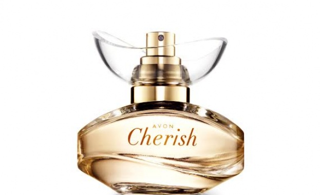 AVON представя новия си аромат специално за Деня на жената