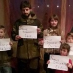 “Ангелите” бранят майки с деца в ада на Донбас (ВИДЕО)