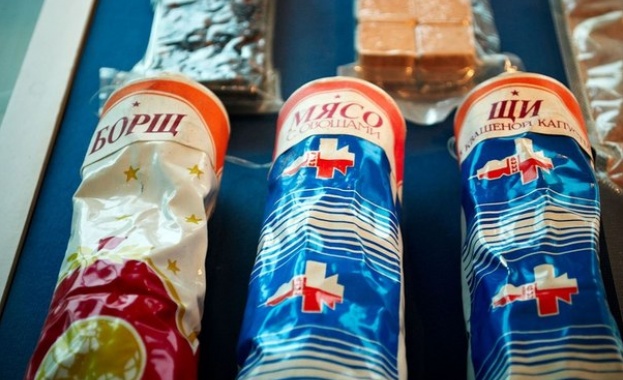 Роботи ще продават космическа храна в Москва