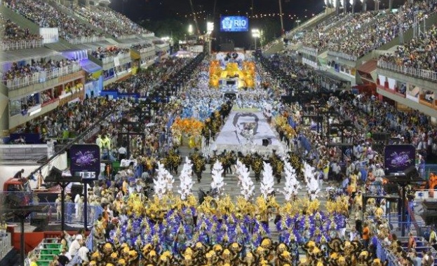 Около милион туристи на карнавала в Рио