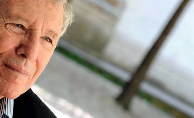 Има само едно нещо, което е по-лошо от насилието. Това е покорството пред насилието