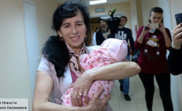 60-годишна рускиня роди момиченце 