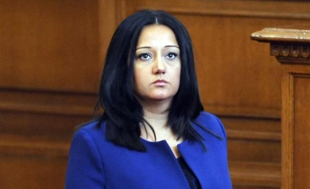 Лиляна Павлова: В момента няма основание и причина да се подава оставка