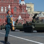 На парада на 9 май в Москва ще бъде представена само нова военна техника