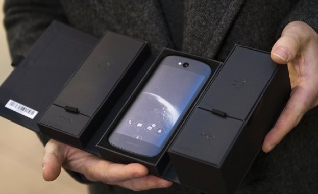 YotaPhone 2 с над 30 хил. продажби в Русия само за месец