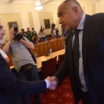 „Целувката" между Борисов и Местан ще струва 16 млрд. лв.