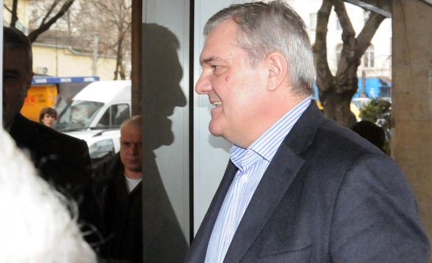 Ръководството на АБВ не приема оставката на Първанов