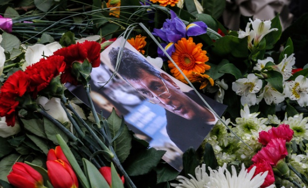 В Москва погребаха Борис Немцов