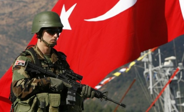 Стреляха по кордона на лидера на опозицията в Турция
