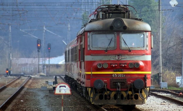 Въвеждат временни промени в движението на влаковете между София и Перник