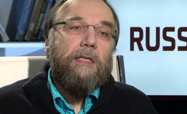 Глобалната мрежа на либералите срещу „този, който пречи”