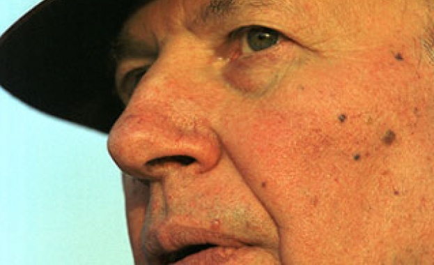 Имре Кертес: Гледам на живота си като на суров материал за романите си