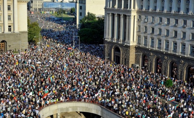 Бойко си призна за протестите: Когато дръпнахме хората от протеста, на улицата останаха 100 души