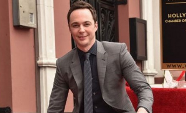 Джим Парсънс се сдоби със звезда на Алеята на славата