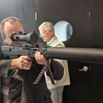 Безшумен руски снайпер пробива 16 мм стомана
