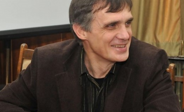 Александър Каракачанов: Генералният проблем е как да свалим хората от колите