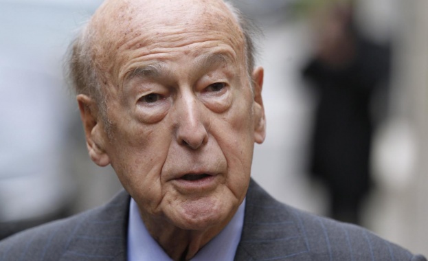 Жискар Д'Естен: Украйна няма място нито в ЕС, нито в НАТО