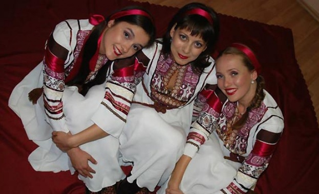 Трио “ы” – отдадени на руската музика