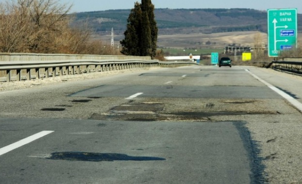 Инж. Лазаров: Докато обясняваме, че асфалтът не се яде, ще има дупки по магистралите 