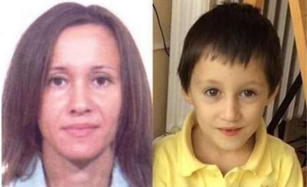 Бащата и бабата на Никита видяха снимките: Те са!