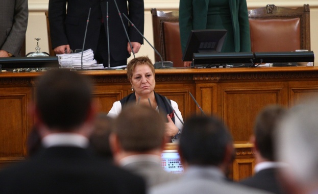 Снежана Дукова: Как изнесоха парите от КТБ – с чували ли?