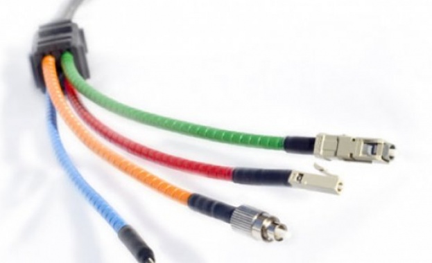 КЗП проверява договорите на 40 кабеларки 