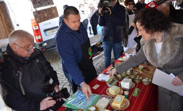 Организаторите на откритите базари в Пловдив готвят протест Фермери от