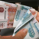 Bloomberg: Прогнозите се оказаха грешни, рублата укрепва