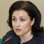 Министър Танева свиква консултативен съвет по животновъдство с акцент проблемите в млечния сектор