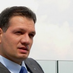 Петър Славов: Полицията да вади от движение колите, с които се правят гонки