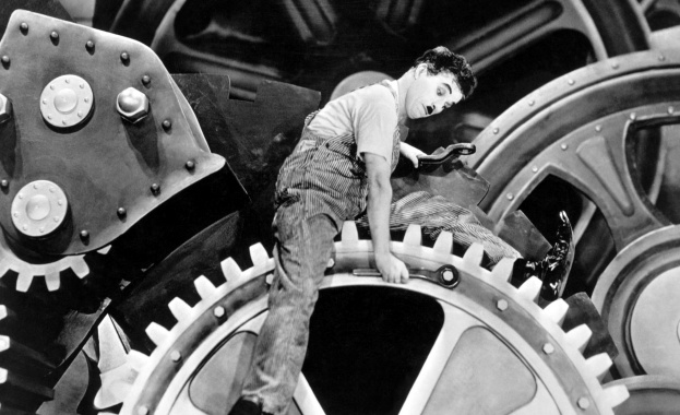 Светът е пред разпятие