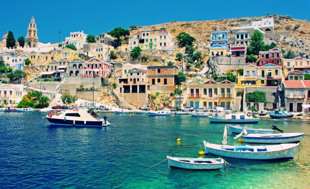 Над 100 000 българи посетили Гърция за празниците 