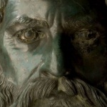 Светът на опашка пред съкровищата ни в Лувъра, ние се плюем 