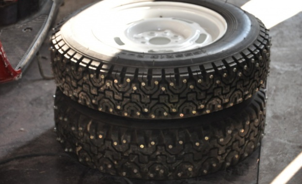 В Пловдив крадат гумите направо с джантите